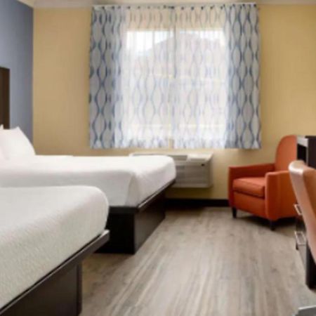 Days Inn & Suites By Wyndham Dfw Airport South-יולס מראה חיצוני תמונה