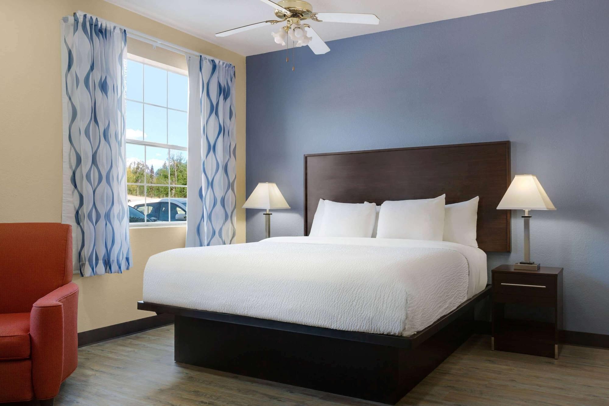 Days Inn & Suites By Wyndham Dfw Airport South-יולס מראה חיצוני תמונה