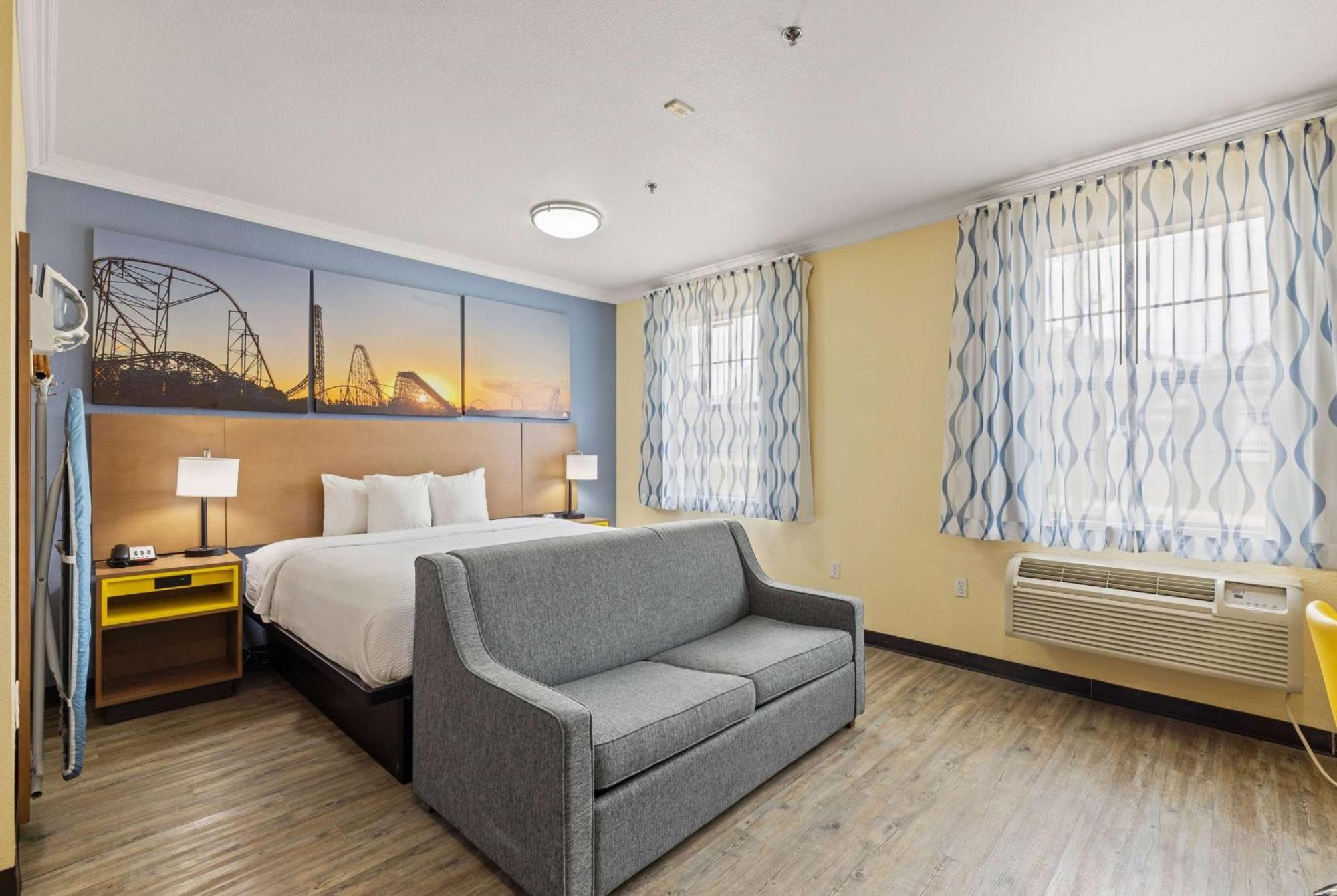Days Inn & Suites By Wyndham Dfw Airport South-יולס מראה חיצוני תמונה