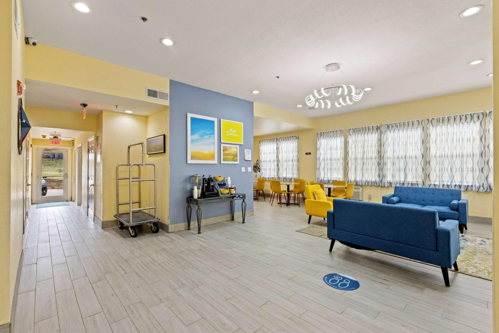 Days Inn & Suites By Wyndham Dfw Airport South-יולס מראה חיצוני תמונה