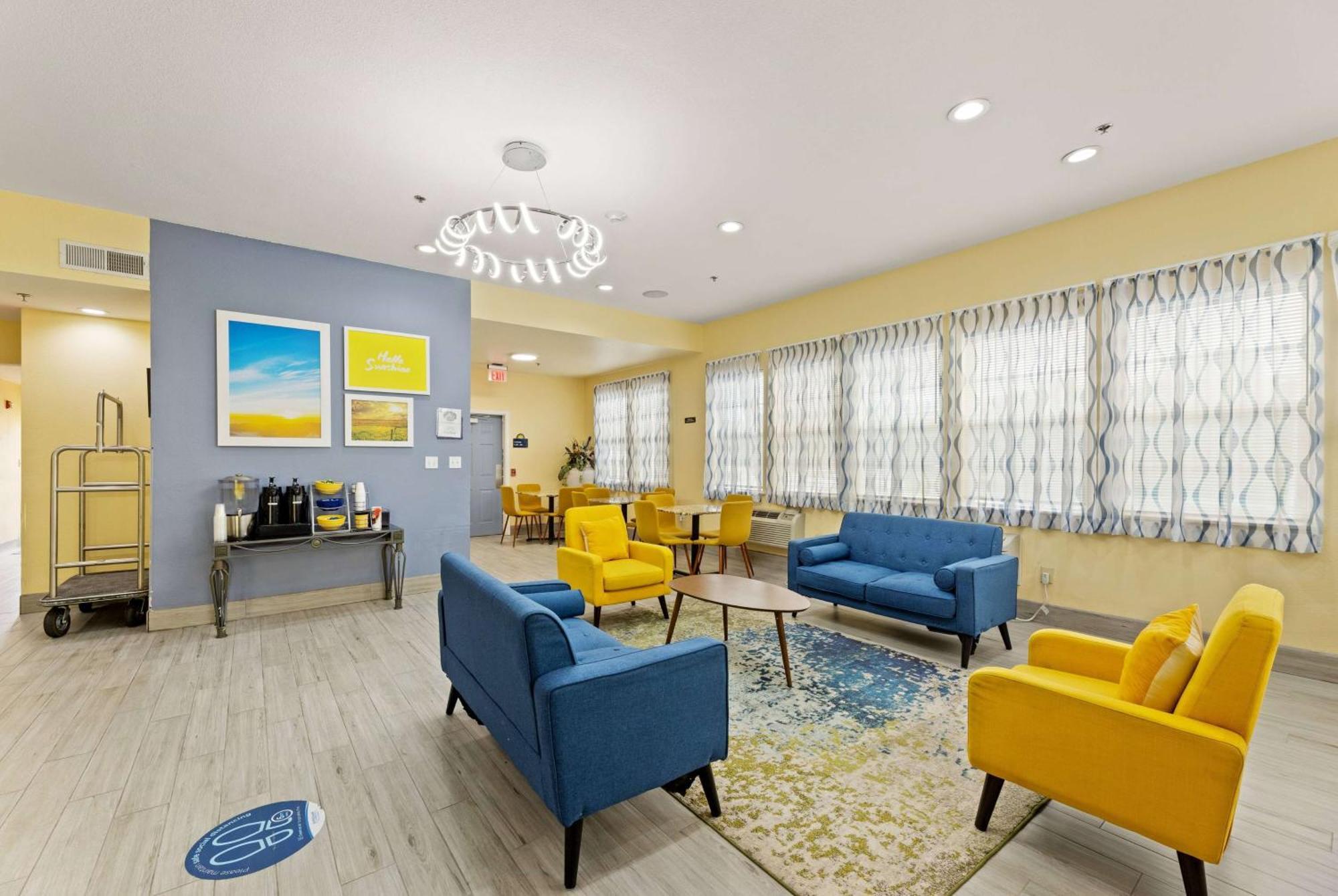 Days Inn & Suites By Wyndham Dfw Airport South-יולס מראה חיצוני תמונה